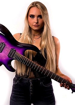 Sophie Lloyd image 4 of 4