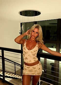 Sophie Ray (Influencer) image 2 of 3