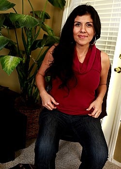 Sophie Reyes image 2 of 2