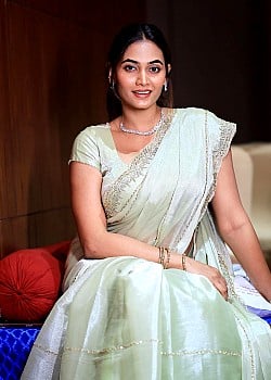 Spandana Palli image 2 of 4