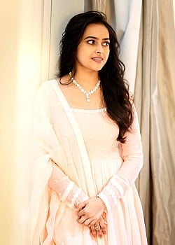 Sri Divya image 1 of 4