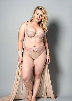 Staci Pratt image 1 of 4