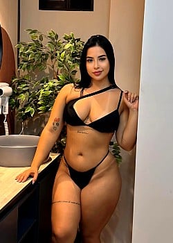 Stefania Gonzalez Alvarado image 2 of 4