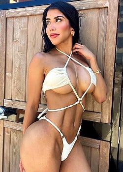 Stefania Ruiz image 4 of 4