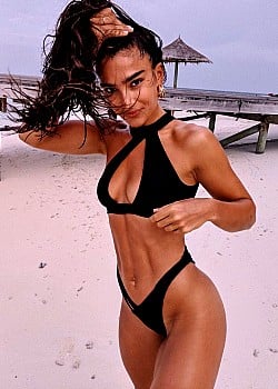 Stefanie Williams image 2 of 2