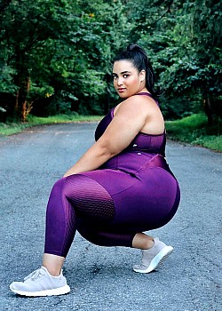 Stefany Brito image 2 of 4