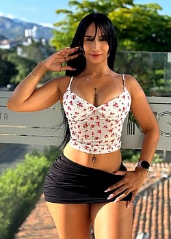 Stefany Star image 1 of 3