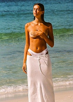 Stella Hanan image 2 of 2
