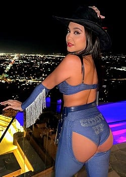 Stella Hudgens image 4 of 4
