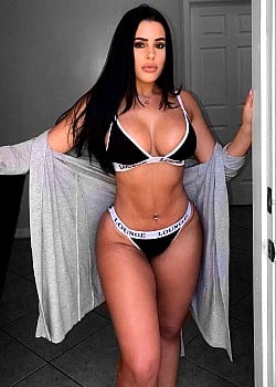 Stephanie Acevedo image 3 of 4