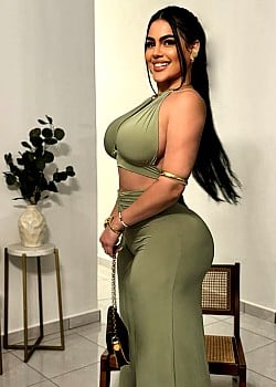 Stephanie De La Cruz image 2 of 4