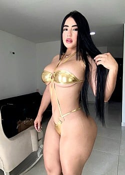 Stephanie Fernandez image 3 of 4
