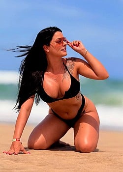 Stephanny Luiza image 3 of 3