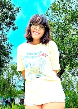 Stephany Alves image 1 of 1