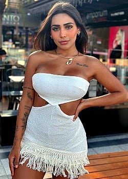 Suellen Souz image 3 of 4
