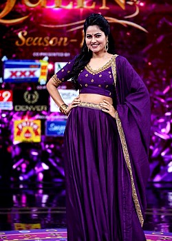 Suhasini image 2 of 4