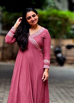 Sujitha Dhanush image 2 of 4