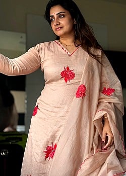 Sujitha Dhanush image 3 of 4