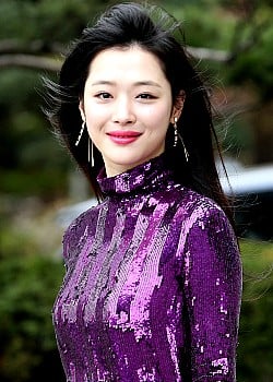 Sulli image 2 of 3