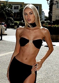 Summer Hart (Instagram) image 4 of 4