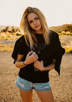 Summer McKeen image 3 of 3