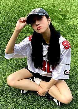 Sung Ji Yeon image 2 of 2