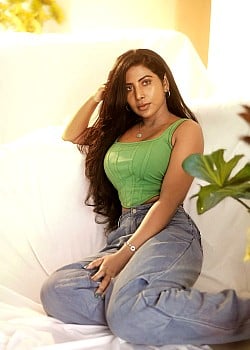 Suvitha Rajendran image 2 of 3