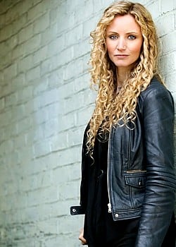 Suzannah Lipscomb image 2 of 3
