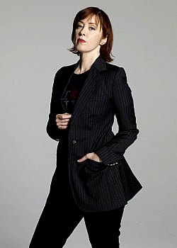 Suzanne Vega image 2 of 4
