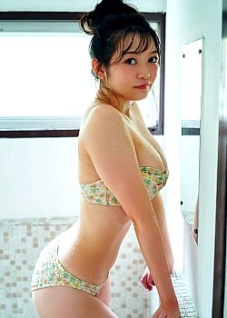 Suzuka Sayama image 2 of 3