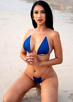 Sweet Mia image 3 of 3