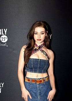 Sydney Taylor (actress) image 4 of 4