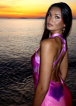 Sydney Woodall image 2 of 4