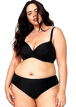 Taiany Borges image 3 of 4