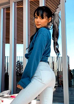 Talia Mar image 2 of 4