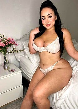 Tana Habibi image 3 of 4