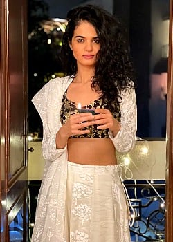 Tania Sachdev image 3 of 4