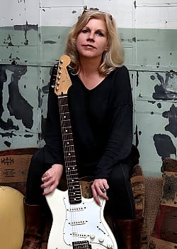 Tanya Donelly image 2 of 4