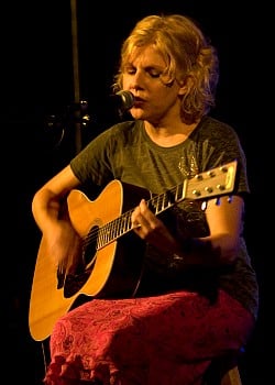 Tanya Donelly image 3 of 4
