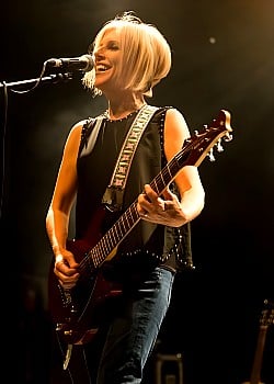 Tanya Donelly image 4 of 4