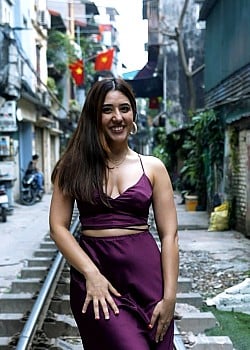 Tanya Khanijow image 1 of 4