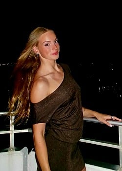 Tara Kinder image 2 of 4