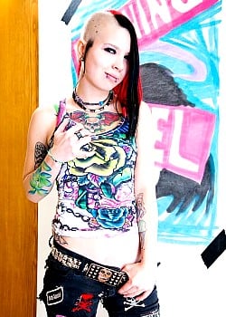 Tara Toxic image 1 of 4