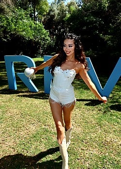 Tara Whiteman image 4 of 4
