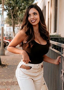 Tara Yazdi image 3 of 4
