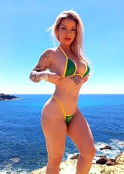 Tati Karina Roggero image 2 of 4