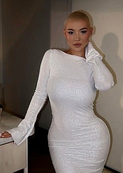 Tatiana Suciu image 4 of 4