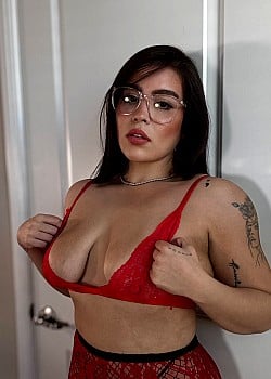 Tatiana Valentina image 3 of 4