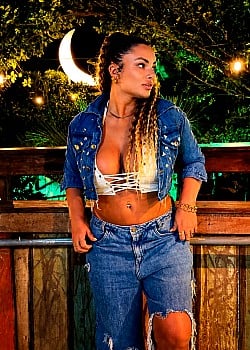 Tatiane Avi image 3 of 4