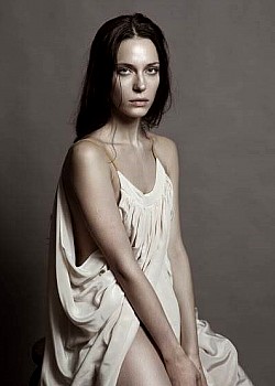 Tatsiana Ryneiskaya image 2 of 2